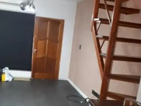 Depto Tipo Casa 3 ambientes con 2 baños