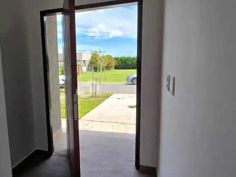 Casa en venta en San Ramon, Pilar de Este 100