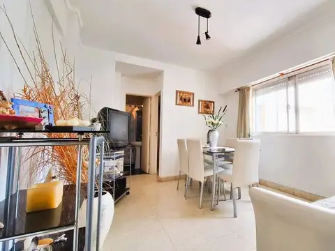 Venta Depto 2 ambientes lateral abierto Güemes