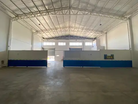 Local en Venta en Villa Luzuriaga, USD 800.000