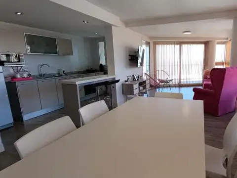 Departamento en Alquiler con 1 cocheras