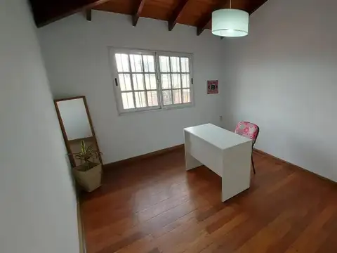 Casa en alquiler - 3 Dormitorios 1 Baño - Quilmes