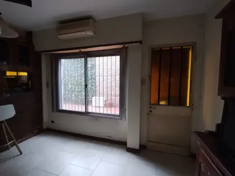 VENTA Hermosa Casa con Quincho y Pileta en Beccar