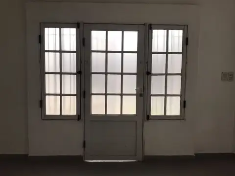 Local en Alquiler en Lomas de Zamora, $ 450.000