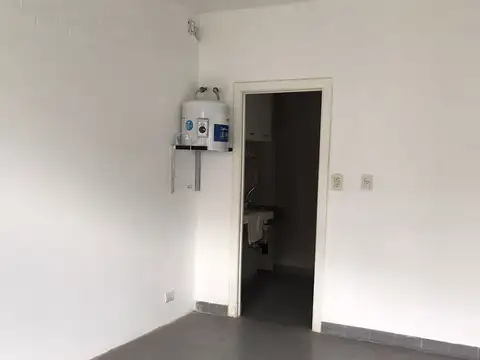 ALQUILER LOCAL  * LAPRIDA 1098 *