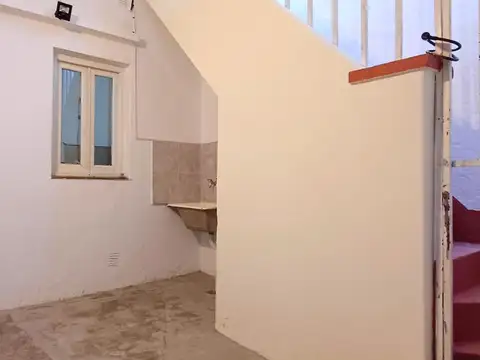 VENTA DEPTO DE PASILLO EN PLANTA BAJA, 2 DORM, SIN EXPENSAS!