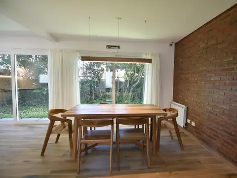 Depto Tipo Casa en Venta en Ituzaingo Norte, USD 230.000