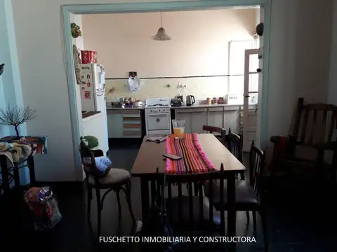 VENTA CASA MULTIFAMILIAR 5 AMBIENTES TAPIALES