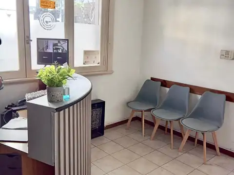 Oficina 6 ambientes con 2 baños