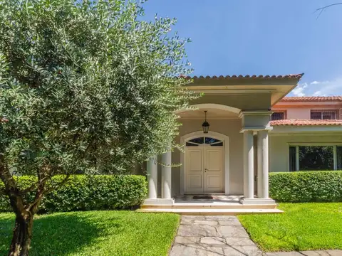 Casa en Venta con 5 cocheras