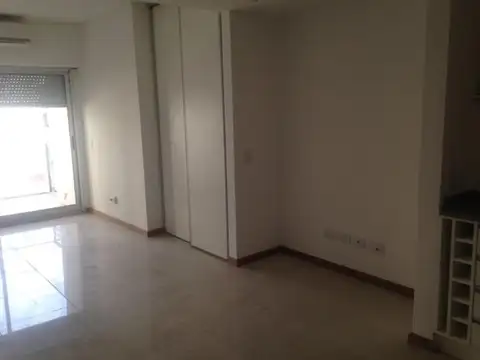 Gran monoambiente tipo loft con balcó y amenities en San Telmo