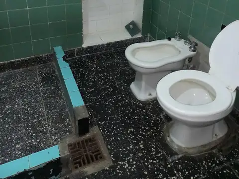 La Bajada 1300, Piso 0