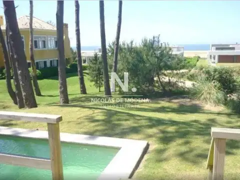 Casa 6 ambientes con 4 baños