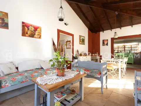 Casa en Venta con 2 cocheras