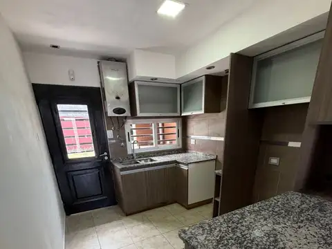 Casa en Alquiler con 1 cochera