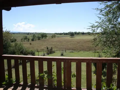Casa de campo con con salida al río.