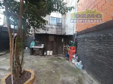 Av. Pte. Arturo U. Illia N°  6211 E/ J. Cantilo y Tres Sargentos