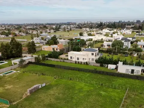 Se vende lote metros del Polo Club Venado Tuerto