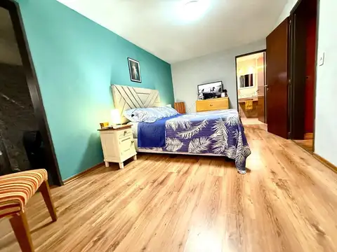 Venta Casa 4 amb quincho pileta Olivos PERMUTA