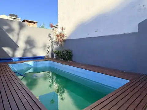 Venta Casa 4 amb quincho pileta Olivos PERMUTA
