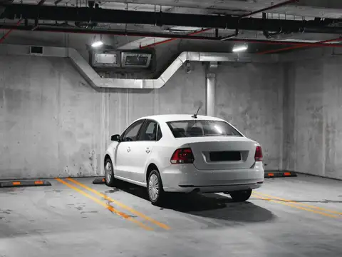 cochera amplia olivos estrada