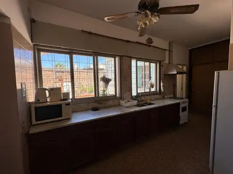 VENTA CASA BARRIO ROCA - 2 DORMITORIOS - GARAGE