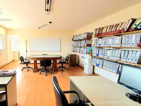 Oficina en Venta con 2 cocheras