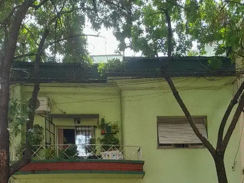 Avenida Carlos Calvo 1900, Piso 1