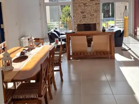 Casa en Venta en Haras Santa Maria, USD 270.000