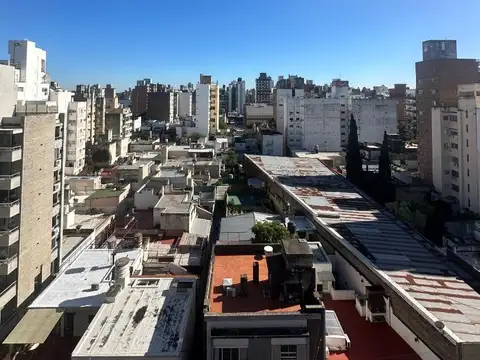 España 1400, Piso 8