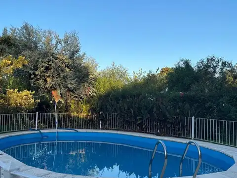 VENTA CASA PARQUE SAKURA. PILETA. DOS LOTES