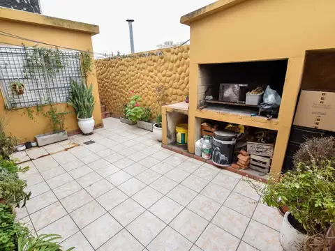 VENTA CASA APTA CREDITO 3 DORMITORIOS EN PH PATIO