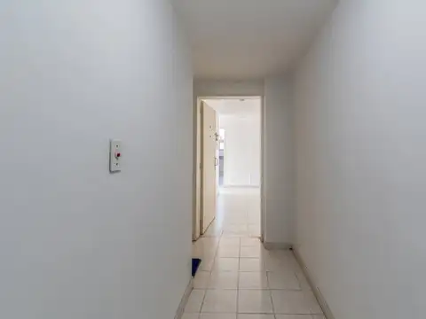 DEPARTAMENTO EN ALQUILER  DE 3 AMBIENTES CON BALCON AL FRENTE EN FLORES