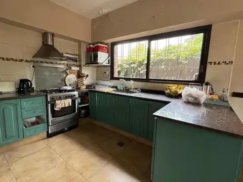 Casa en Venta con 3 cocheras