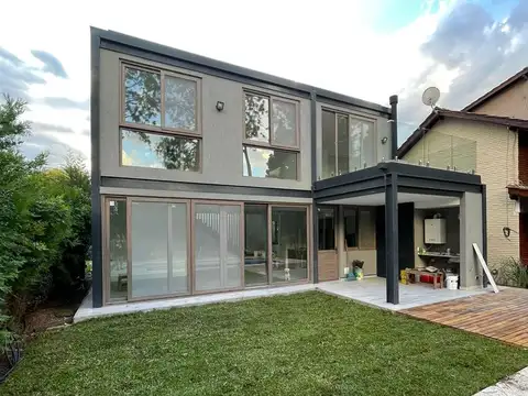 Casa 5 ambientes con 3 baños