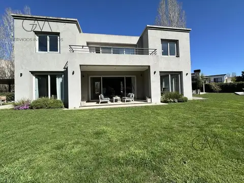 Casa en Venta Barrio Privado Rumenco