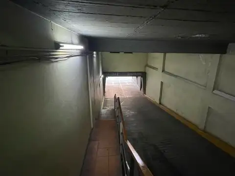 VENTA COCHERA EN B° CENTRO SOBRE AV. CHACABUCO