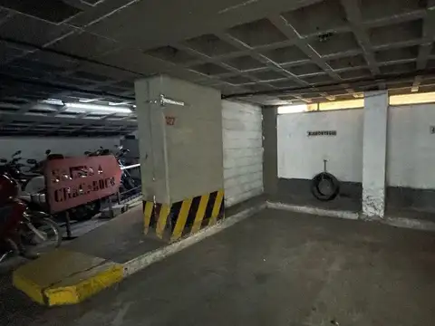 VENTA COCHERA EN B° CENTRO SOBRE AV. CHACABUCO