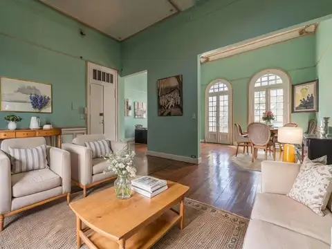 Departamento 7 ambientes con Galeria y Balcones