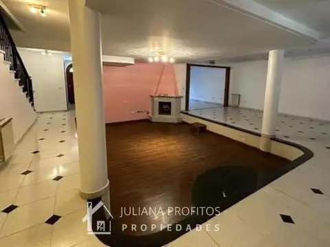 Casa 5 ambientes con 4 baños