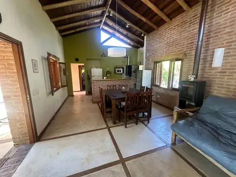 Casa 4 ambientes con 1 baño