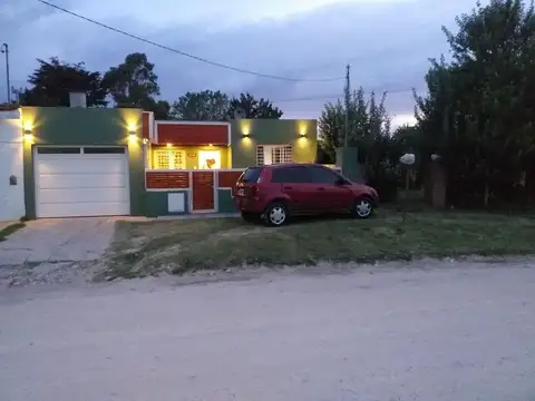 Casa en venta - 3 dormitorios 2 baños 1 cochera - 120mts2  - Miramar