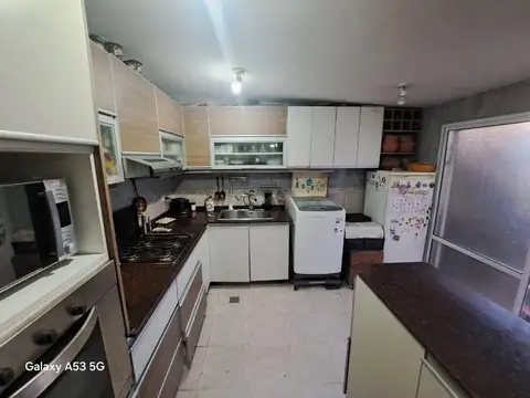 Depto Tipo Casa 4 ambientes con 2 baños