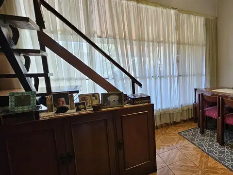 Casa en Venta con 3 cocheras
