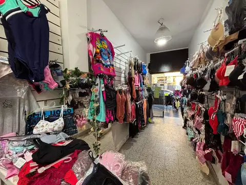 Venta de Local en Centro Comercial de Loma Hermosa
