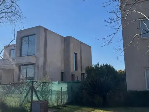 Venta Casa Canton Golf UF 326,  en Obra Gris.  Escobar 300