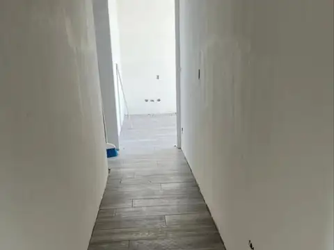 Casa 8 ambientes con 6 baños