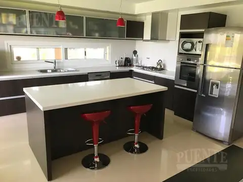 Santa Juana a metros del Ingreso!!