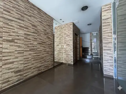 Departamento en alquiler de un dormitorio con cochera, espacio para escritorio