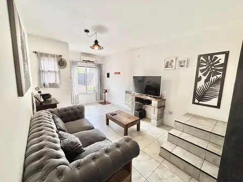 Duplex en venta actualizado en Escobar con PATIO,  PARRILLA Y COCHERA